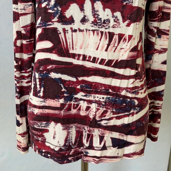 Simply Vera Abstract Long Sleeve Lightweight Tee - Picture 3 of 12